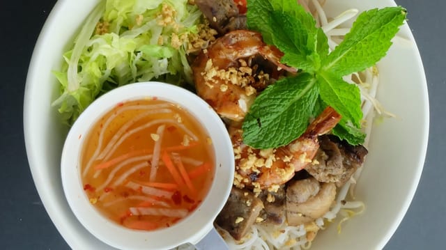 Bun Shrimp & Pork.